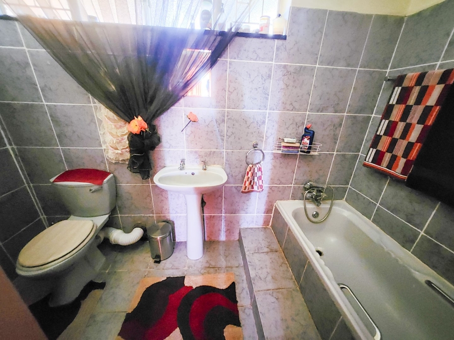 4 Bedroom Property for Sale in Stilfontein North West